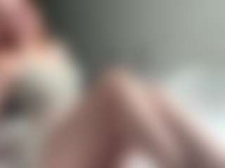 LauraStraker's Live Sex Cam Show