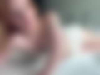 Live cam show with LauraStraker - New White on Camsoda