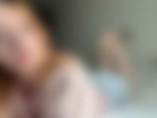 LauraStraker's Live Sex Cam Show