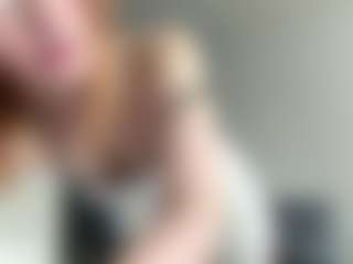 LauraStraker's Live Sex Cam Show