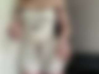 LauraStraker's Live Sex Cam Show