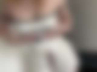 LauraStraker's Live Sex Cam Show
