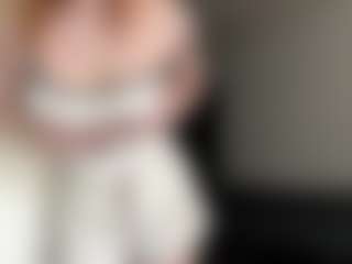 LauraStraker's Live Sex Cam Show