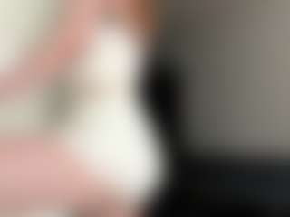 LauraStraker's Live Sex Cam Show