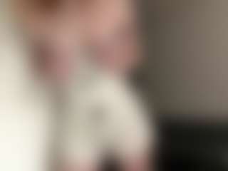 LauraStraker's Live Sex Cam Show