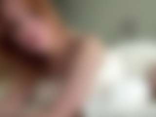 LauraStraker's Live Sex Cam Show