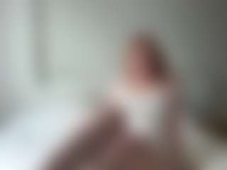 LauraStraker's Live Sex Cam Show