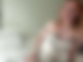 Live cam show with LauraStraker - Young Adult on CamClone