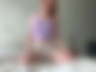 Live cam show with LauraStraker - Teen (18+) on Camsoda