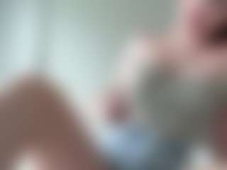 LauraStraker's Live Sex Cam Show
