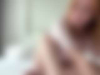 LauraStraker's Live Sex Cam Show