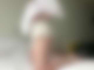 LauraStraker's Live Sex Cam Show