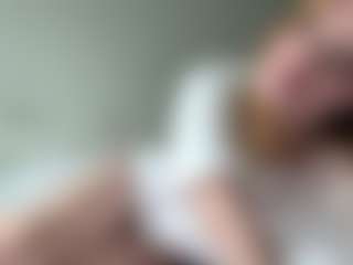 LauraStraker's Live Sex Cam Show