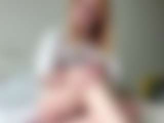 LauraStraker's Live Sex Cam Show