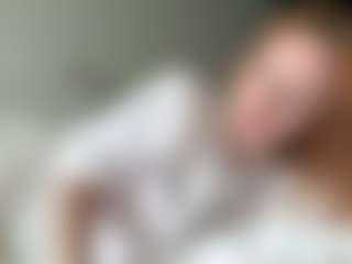 Live cam show with LauraStraker - Big Tits on liverealitysex.com