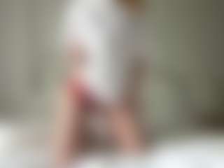 LauraStraker's Live Sex Cam Show