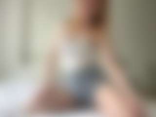 LauraStraker's Live Sex Cam Show
