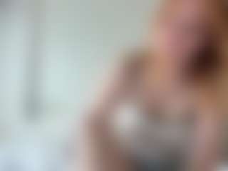 LauraStraker's Live Sex Cam Show