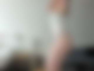 LauraStraker's Live Sex Cam Show