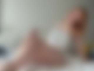 LauraStraker's Live Sex Cam Show