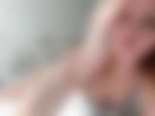 LauraStraker's Live Sex Cam Show