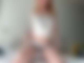 LauraStraker's Live Sex Cam Show