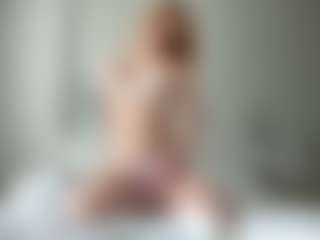 LauraStraker's Live Sex Cam Show