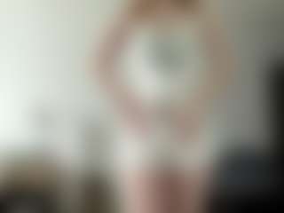 LauraStraker's Live Sex Cam Show