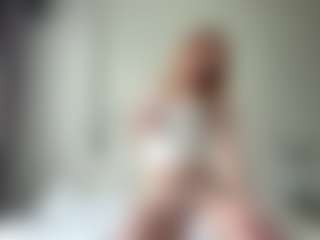 LauraStraker's Live Sex Cam Show