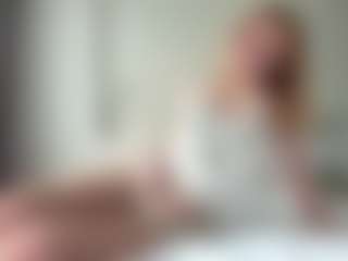 Live cam show with LauraStraker - Young Adult on TastyBlacksLive