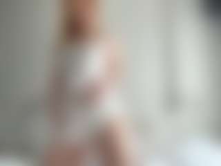 Live cam show with LauraStraker - Big Tits on Milfs Live