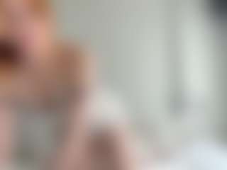 Live cam show with LauraStraker - White on https://playwithruby.com