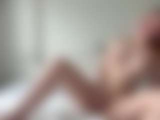 LauraStraker's Live Sex Cam Show