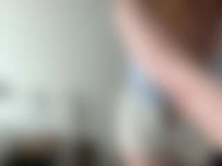 LauraStraker's Live Sex Cam Show