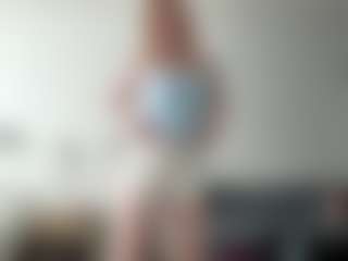 LauraStraker's Live Sex Cam Show