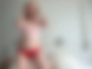 Live cam show with LauraStraker - Camel Toe on sexylive.show