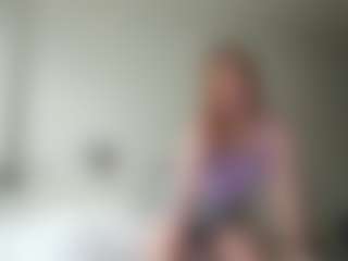 Live cam show with LauraStraker - Strip Red Hair on https://playwithruby.com