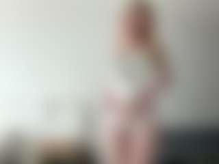 LauraStraker's Live Sex Cam Show