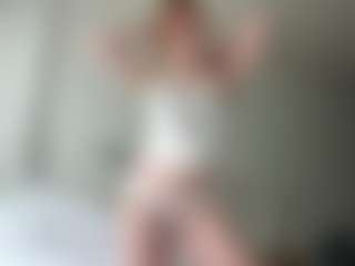 LauraStraker's Live Sex Cam Show