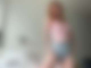 Live cam show with LauraStraker - Strip Teen (18+) on Camsoda