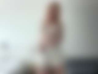 Live cam show with LauraStraker - Tease Red Hair on Camsoda