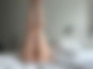 LauraStraker's Live Sex Cam Show