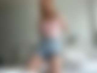 LauraStraker's Live Sex Cam Show