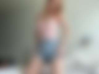 LauraStraker's Live Sex Cam Show