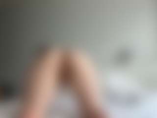LauraStraker's Live Sex Cam Show
