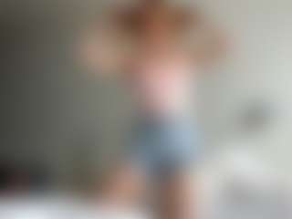 LauraStraker's Live Sex Cam Show