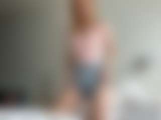LauraStraker's Live Sex Cam Show