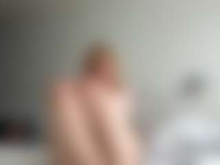 LauraStraker's Live Sex Cam Show