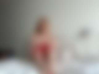LauraStraker's Live Sex Cam Show