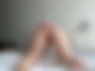 LauraStraker's Live Sex Cam Show